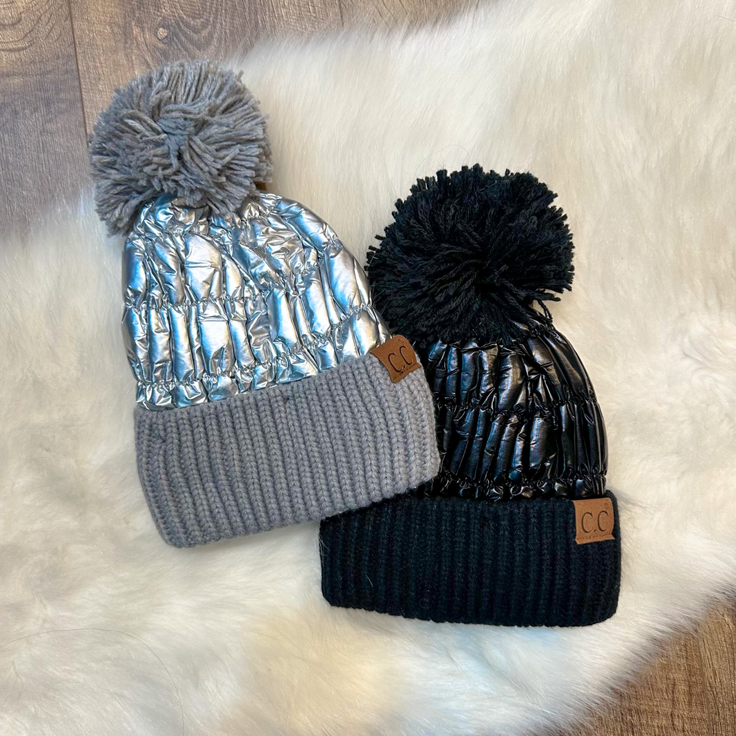 TOP OF THE MOUNTAIN POM BEANIE
