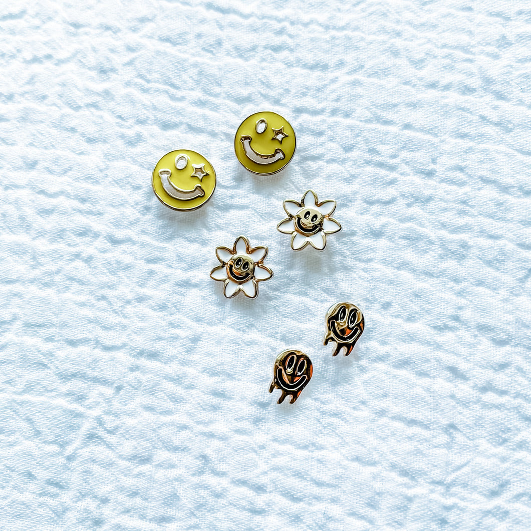 SMILEY STUDS 3 PACK